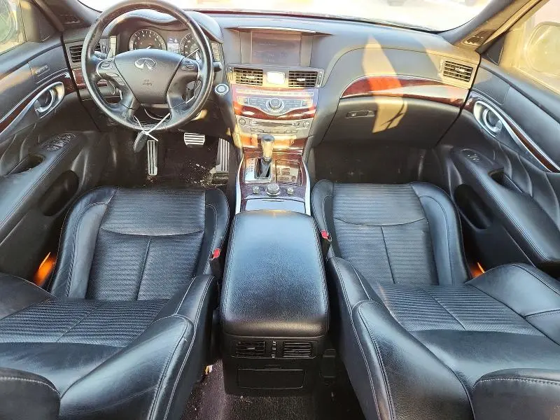 2015 INFINITI Q70 3.7  