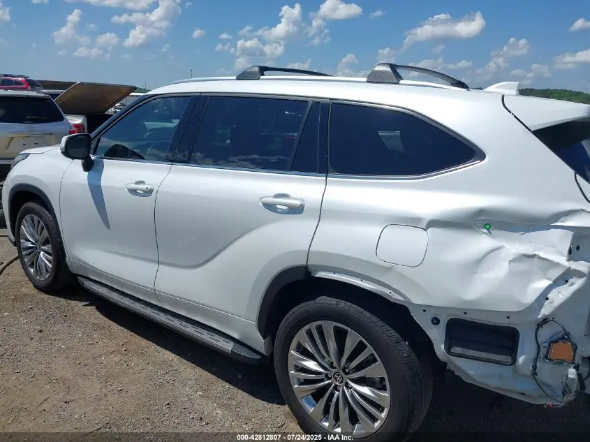 2024 TOYOTA HIGHLANDER PLATINUM