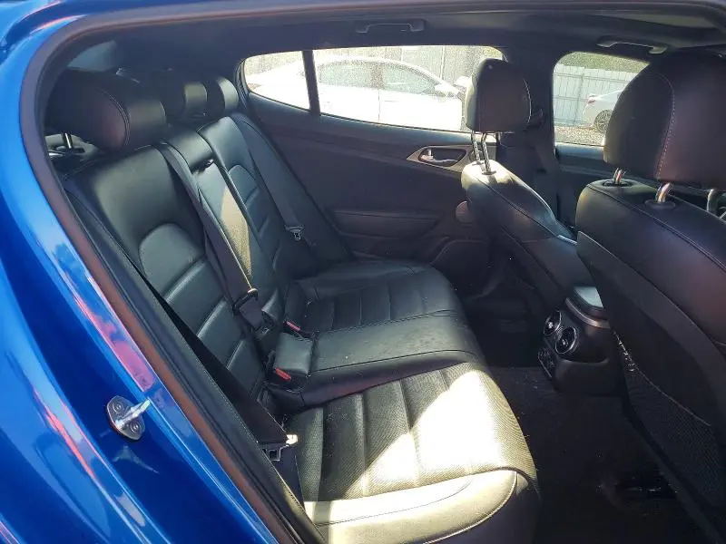 2019 KIA STINGER GT2  