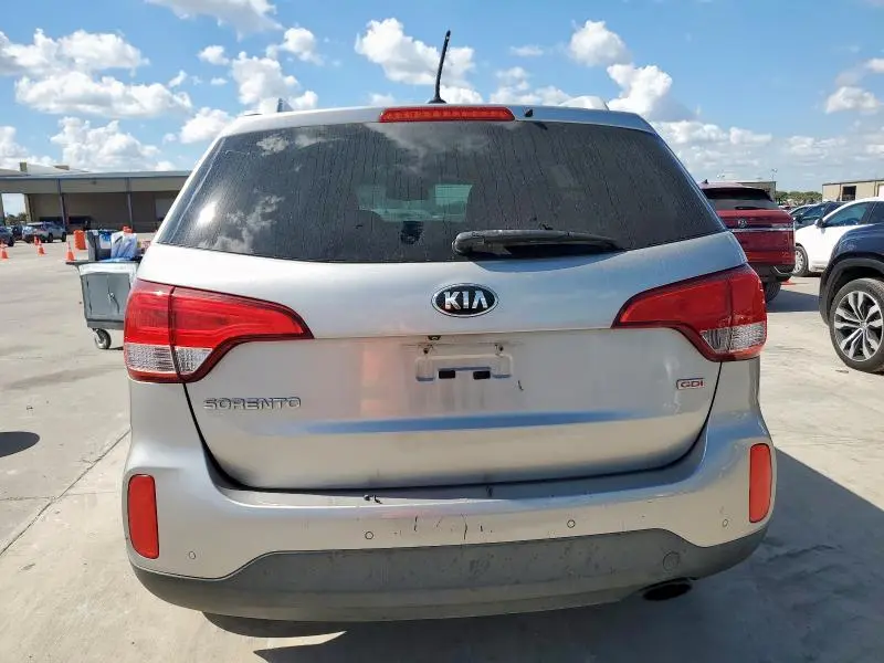 2015 KIA SORENTO LX  