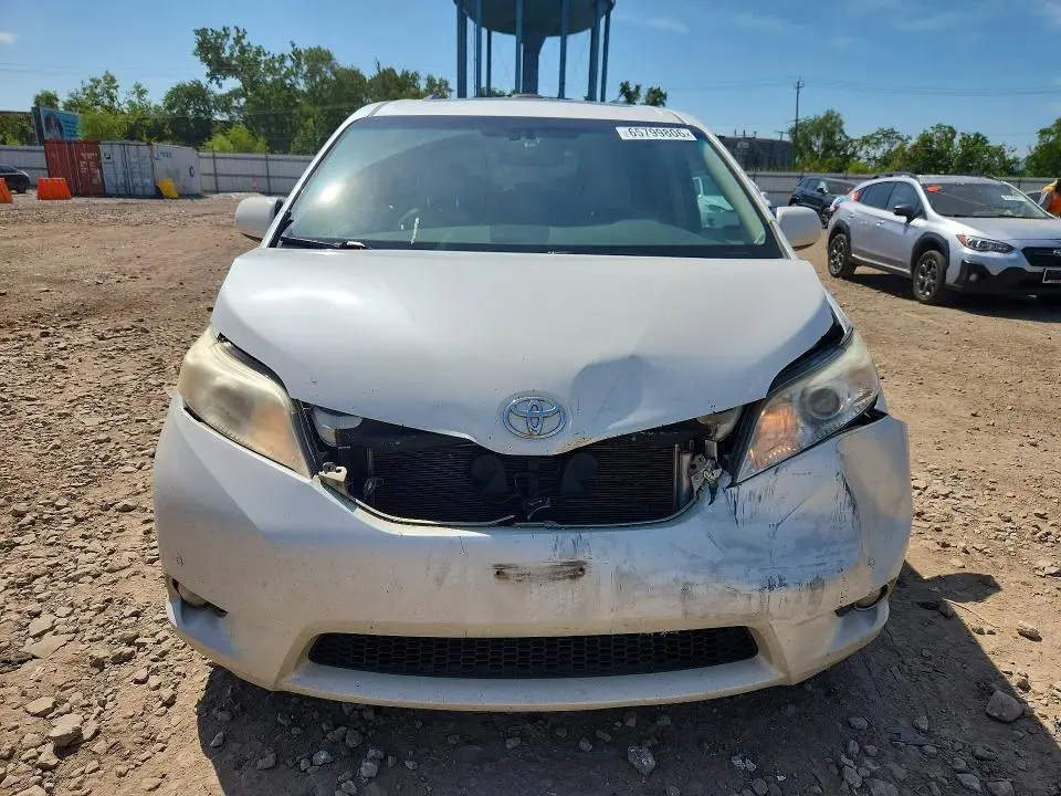 2011 TOYOTA SIENNA LIMITED 7-PASSENGER  