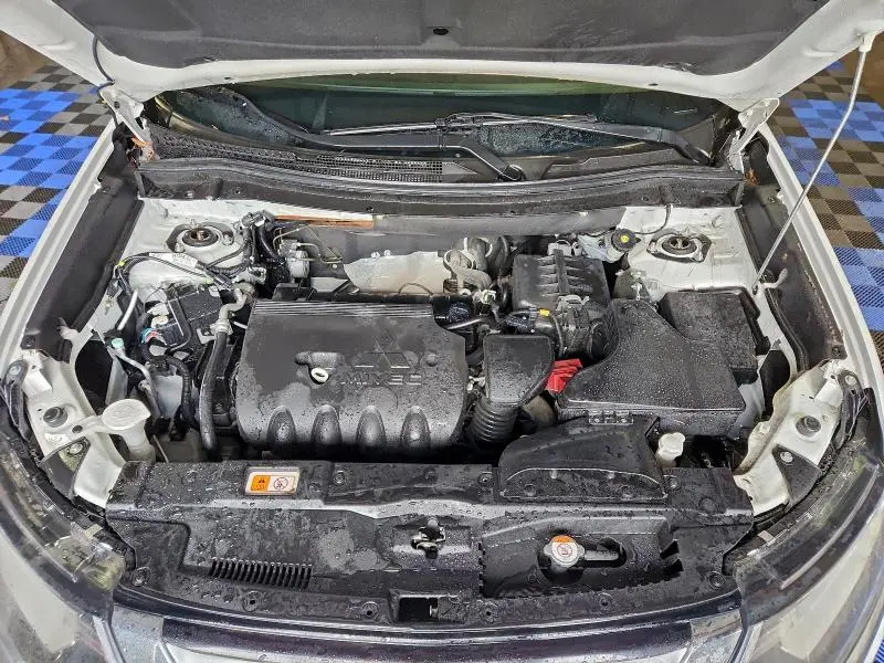 2016 MITSUBISHI OUTLANDER SE  