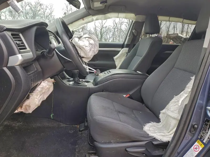 2016 TOYOTA HIGHLANDER LE  