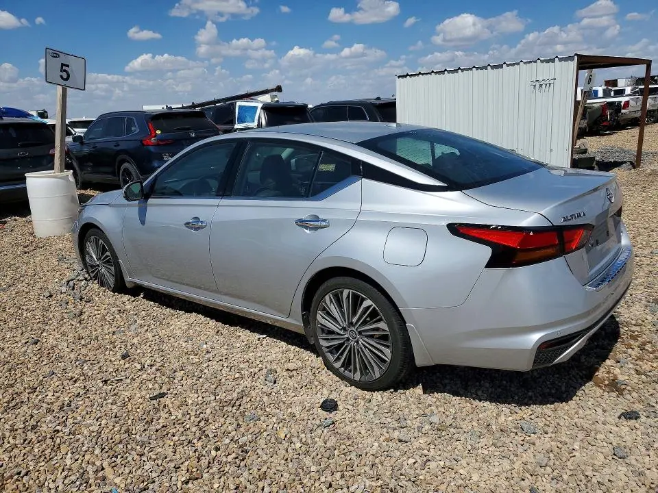2023 NISSAN ALTIMA SL  