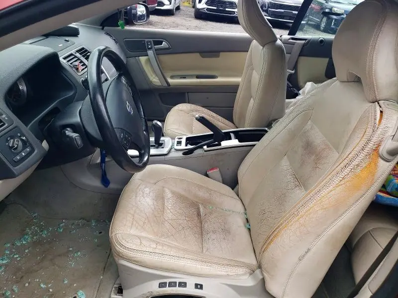 2011 VOLVO C70 T5  