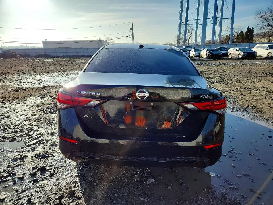 2022 NISSAN SENTRA SV  