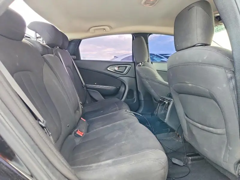 2015 CHRYSLER 200   