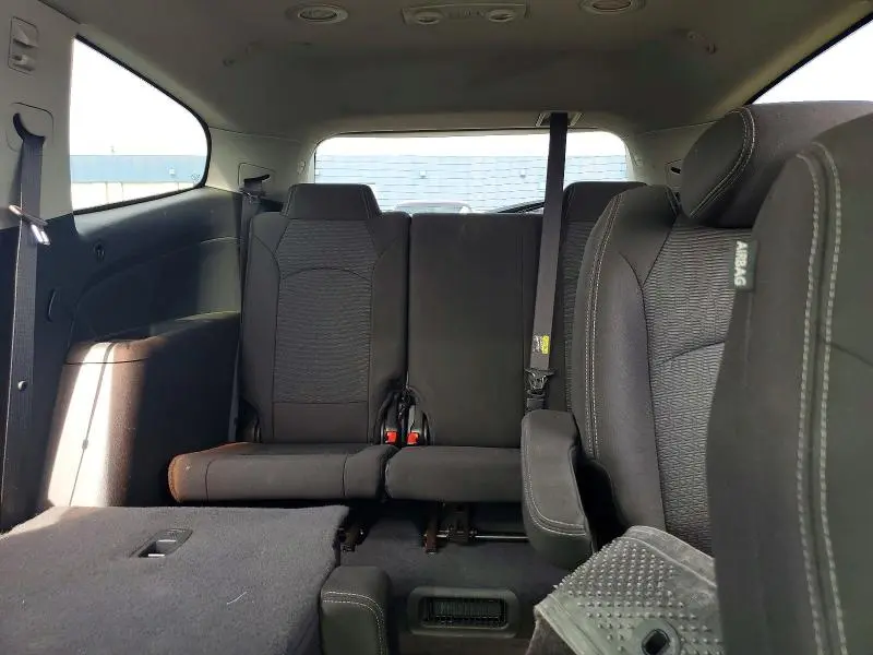 2017 CHEVROLET TRAVERSE LT  