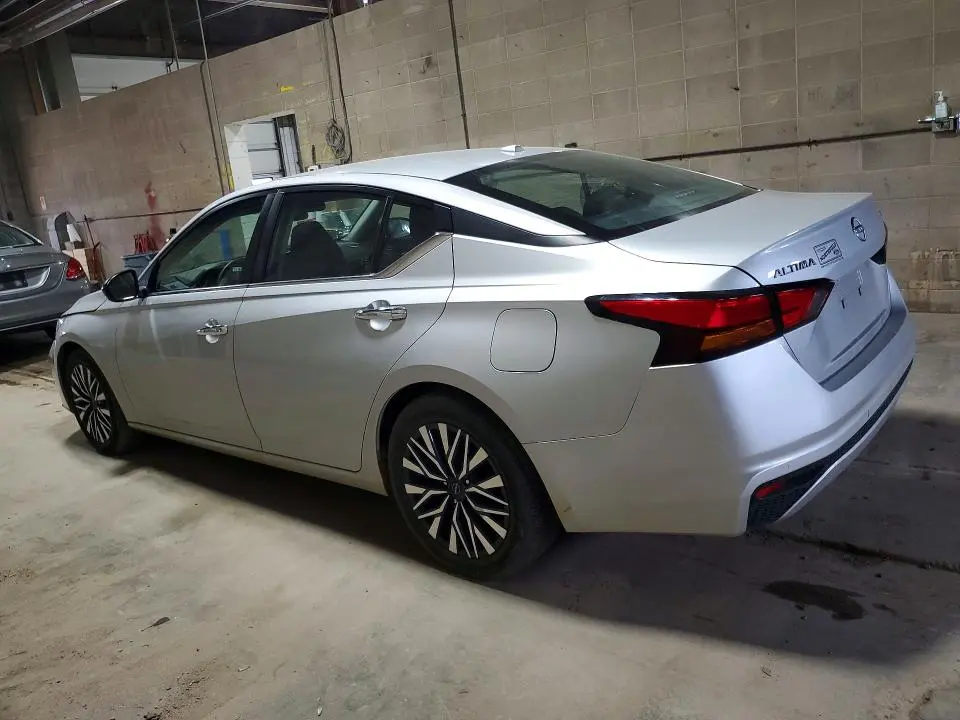 2024 NISSAN ALTIMA SV  
