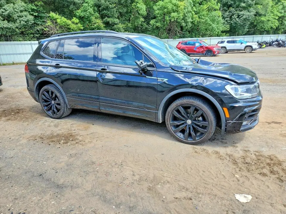 2021 VOLKSWAGEN TIGUAN SE  