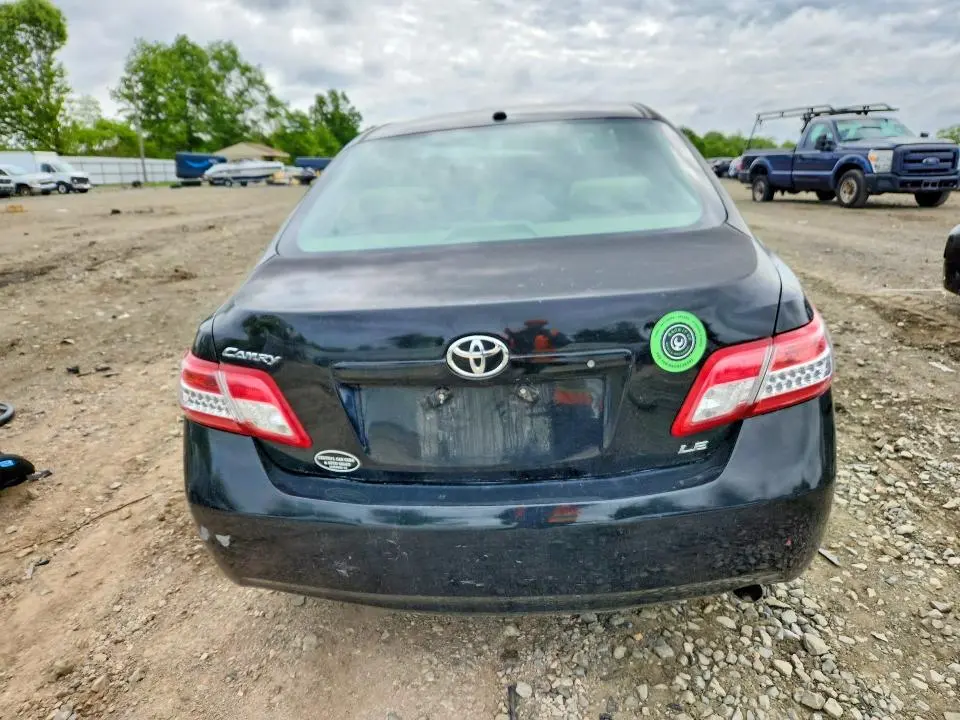 2011 TOYOTA CAMRY LE  