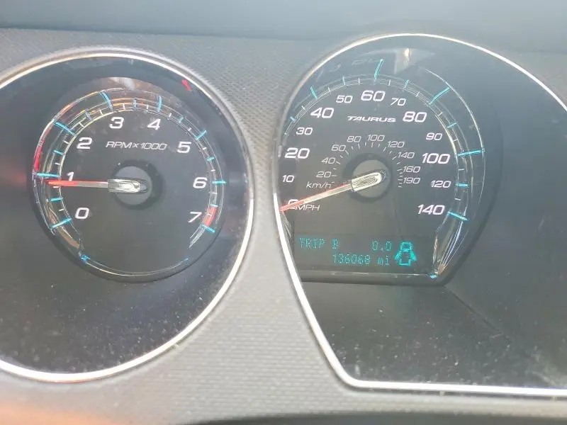 2011 FORD TAURUS SE  