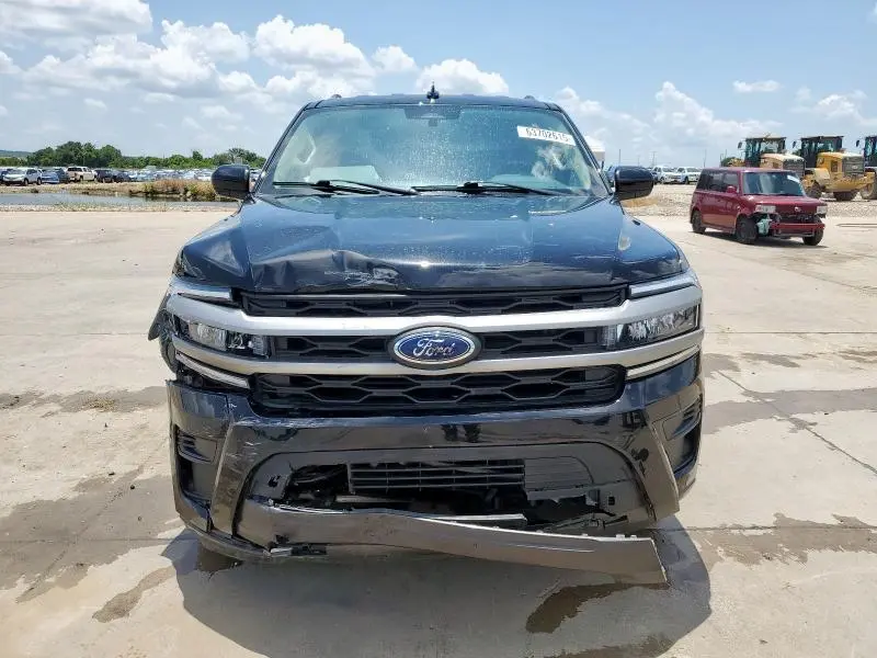 2023 FORD EXPEDITION XLT  