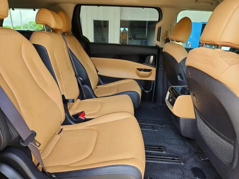 2024 KIA CARNIVAL EX  