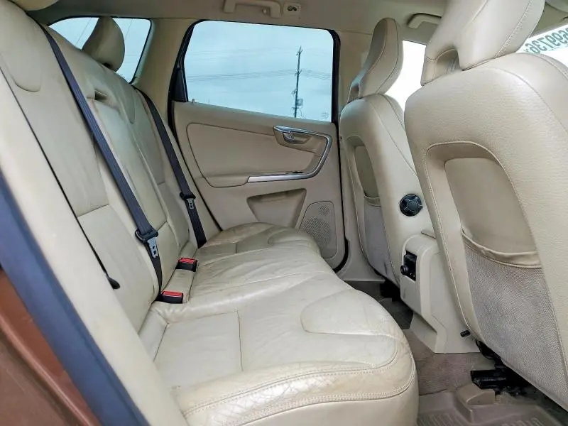 2010 VOLVO XC60 3.2  