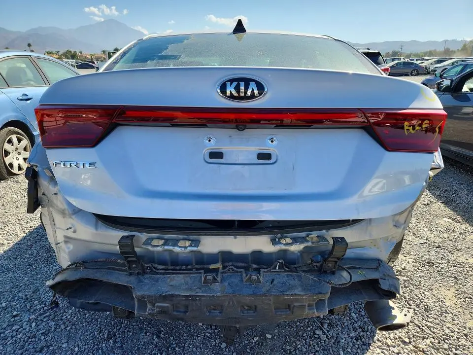 2021 KIA FORTE LXS  