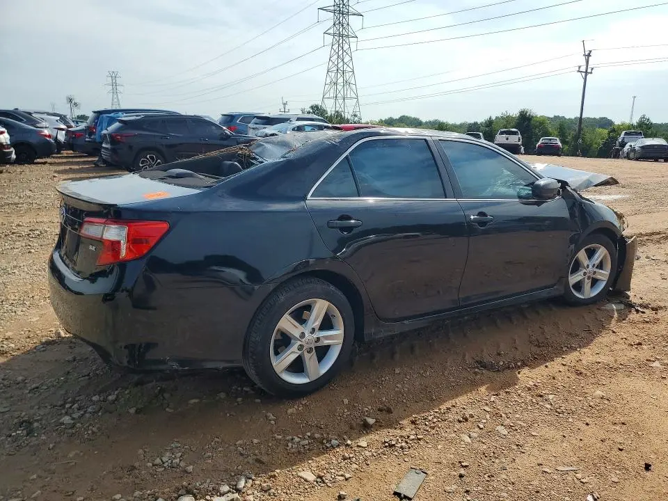 2014 TOYOTA CAMRY SE  