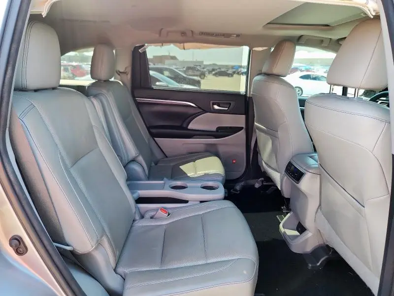 2016 TOYOTA HIGHLANDER LIMITED  