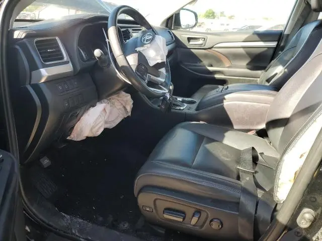 2019 TOYOTA HIGHLANDER SE  
