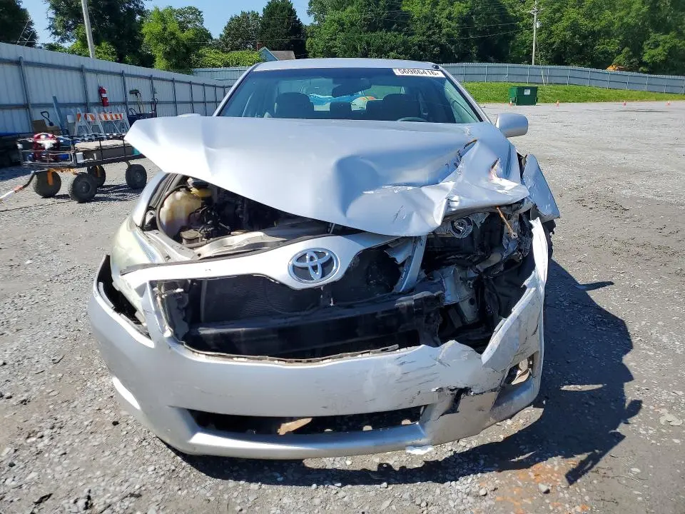2011 TOYOTA CAMRY LE  