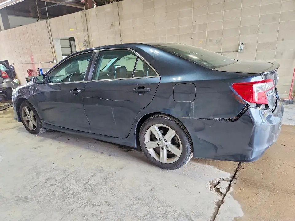 2014 TOYOTA CAMRY SE  