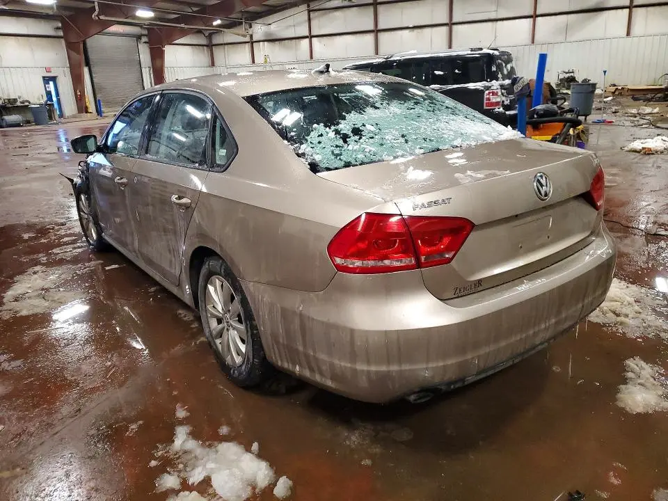 2015 VOLKSWAGEN PASSAT S  