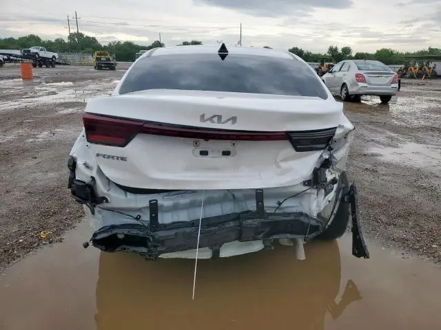 2023 KIA FORTE LX  