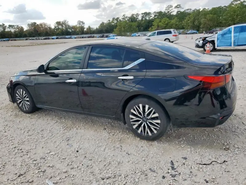 2023 NISSAN ALTIMA SV  