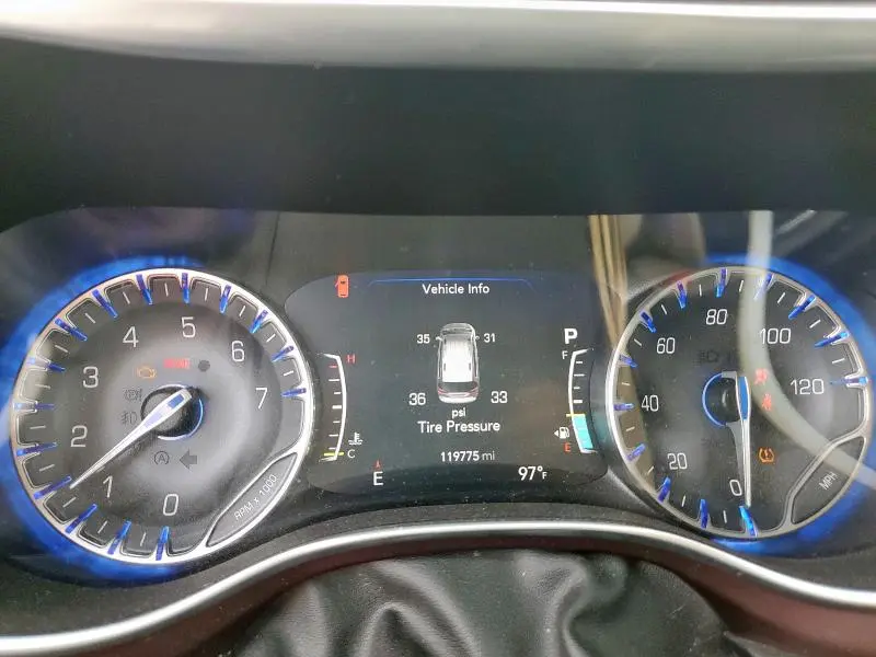 2017 CHRYSLER PACIFICA LIMITED  