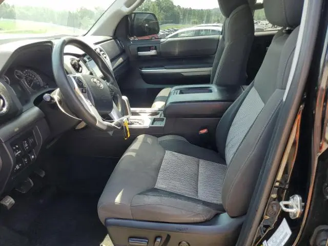 2017 TOYOTA TUNDRA CREWMAX SR5  