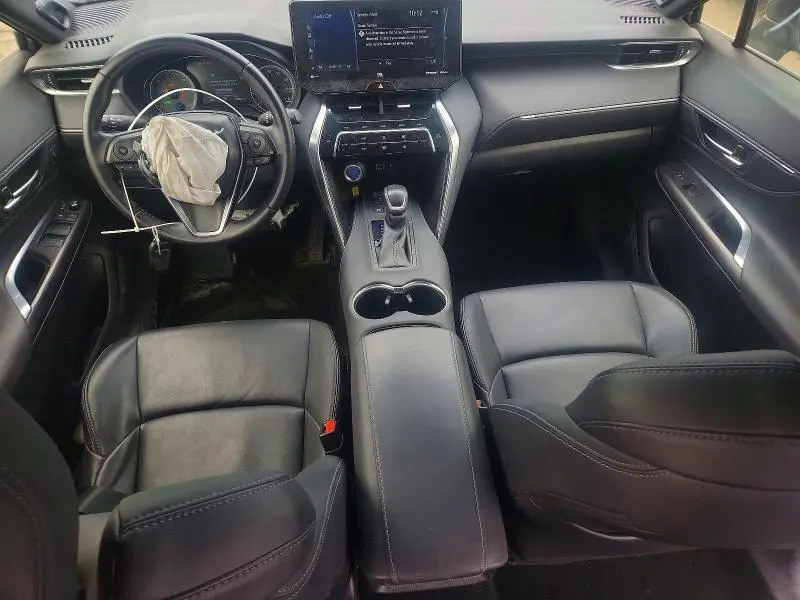 2022 TOYOTA VENZA XLE  