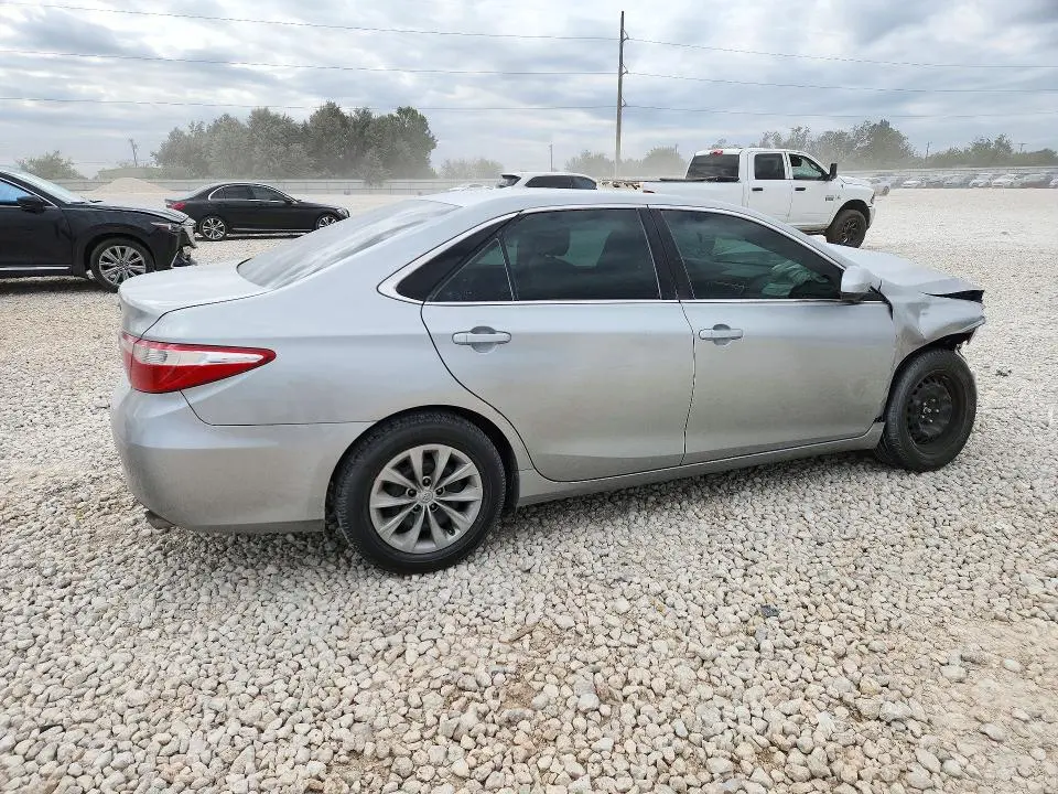 2016 TOYOTA CAMRY LE  
