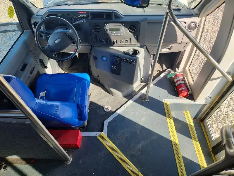 2017 FORD ECONOLINE E450 SUPER DUTY CUTAWAY VAN  