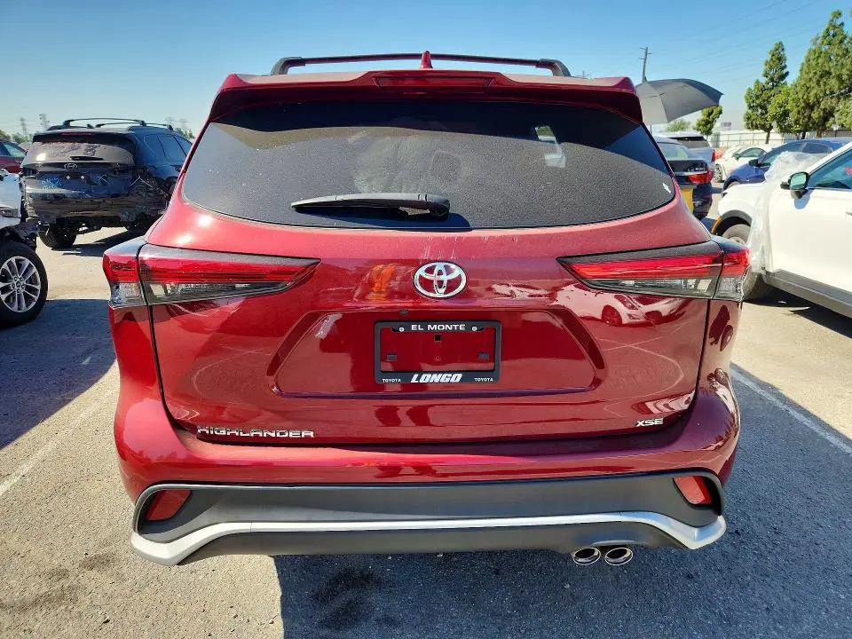 2023 TOYOTA HIGHLANDER XSE  