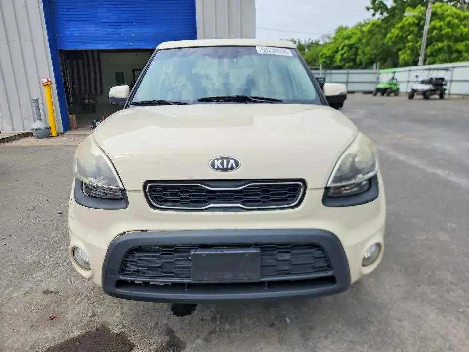 2013 KIA SOUL +  