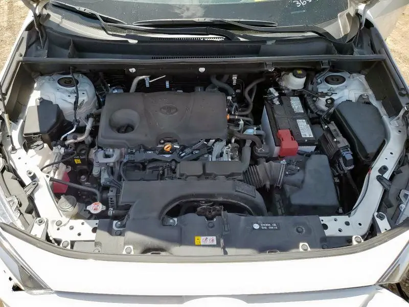 2021 TOYOTA RAV4 XLE  