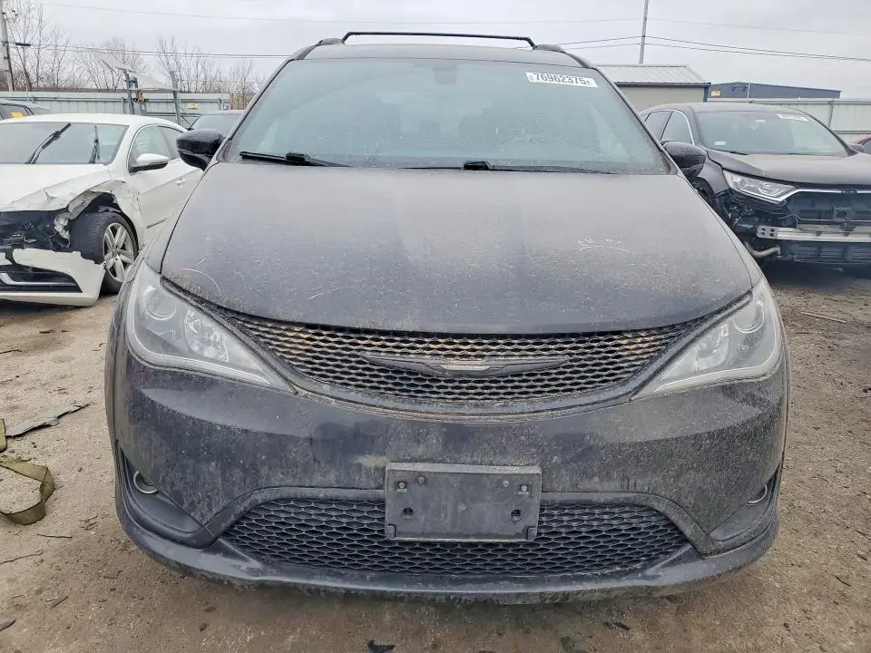 2019 CHRYSLER PACIFICA LIMITED  
