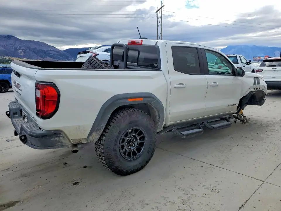 2024 GMC CANYON AT4X  
