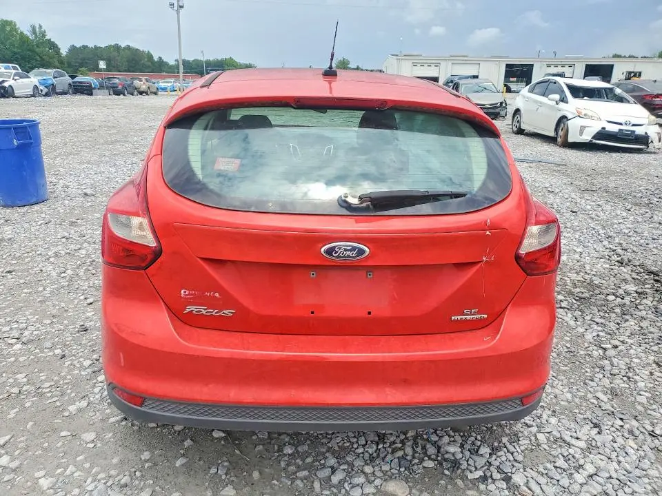 2014 FORD FOCUS SE  