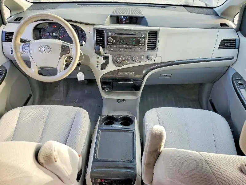 2012 TOYOTA SIENNA LE  