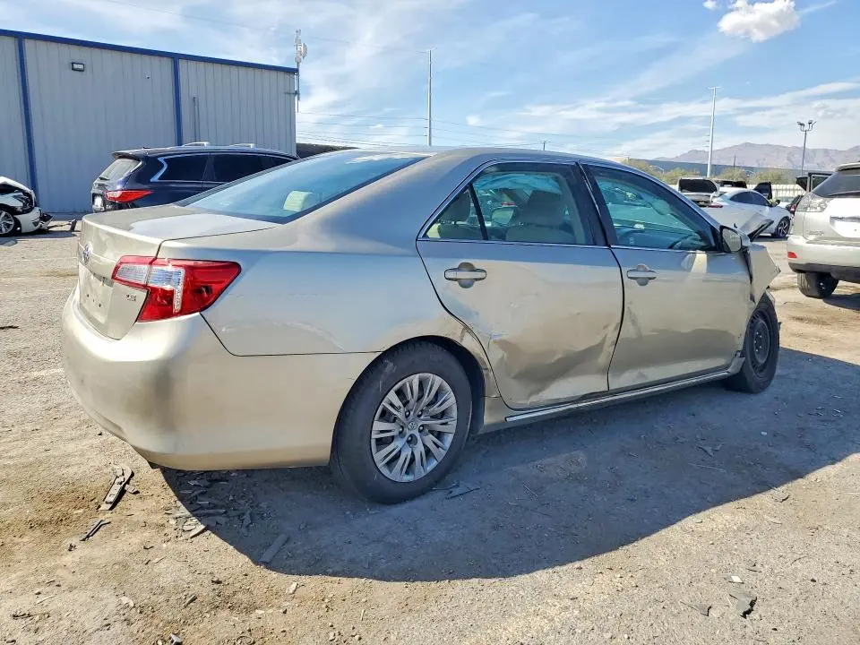 2014 TOYOTA CAMRY LE  