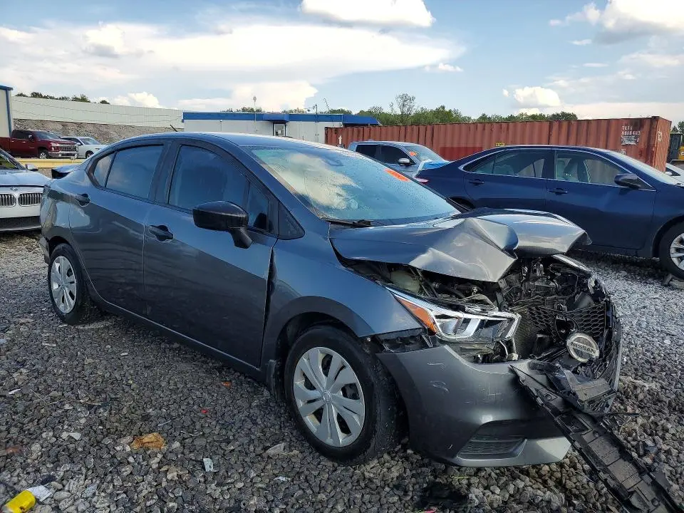2021 NISSAN VERSA S  