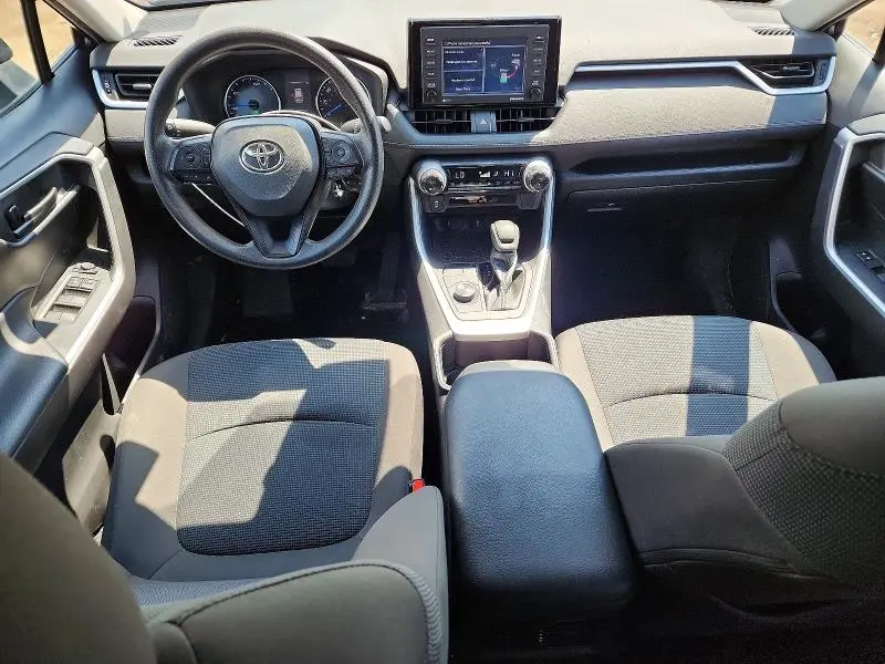 2022 TOYOTA RAV4 LE  