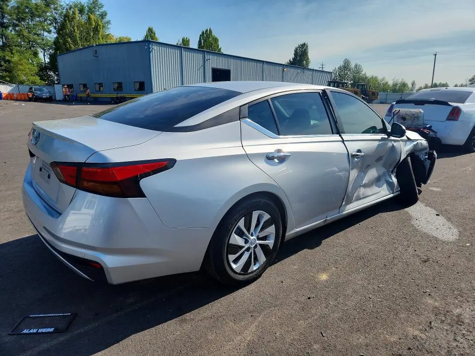 2024 NISSAN ALTIMA S  