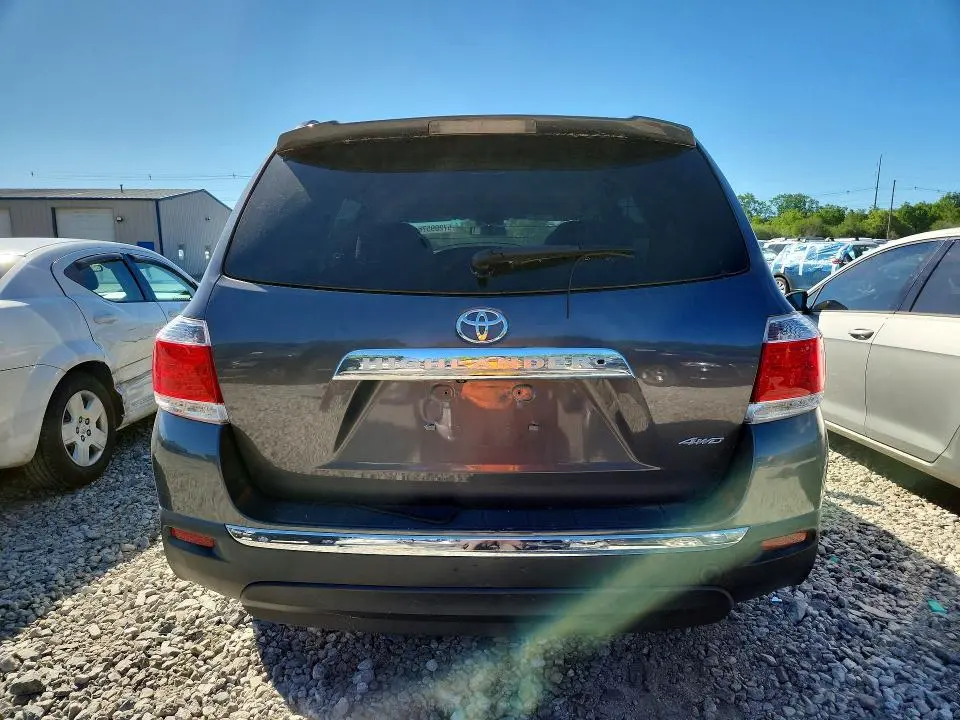 2013 TOYOTA HIGHLANDER PLUS  