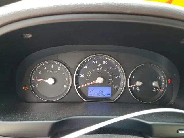 2012 HYUNDAI SANTA FE GLS  