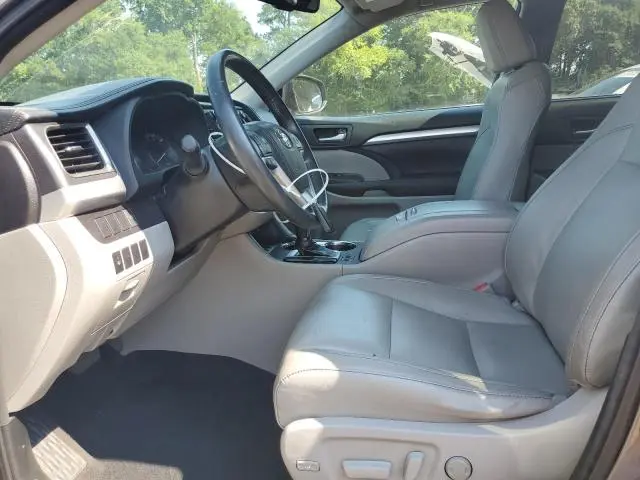 2016 TOYOTA HIGHLANDER XLE  