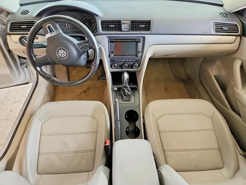 2015 VOLKSWAGEN PASSAT S  