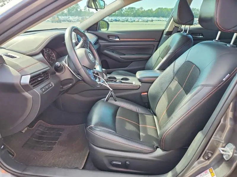 2022 NISSAN ALTIMA SR  