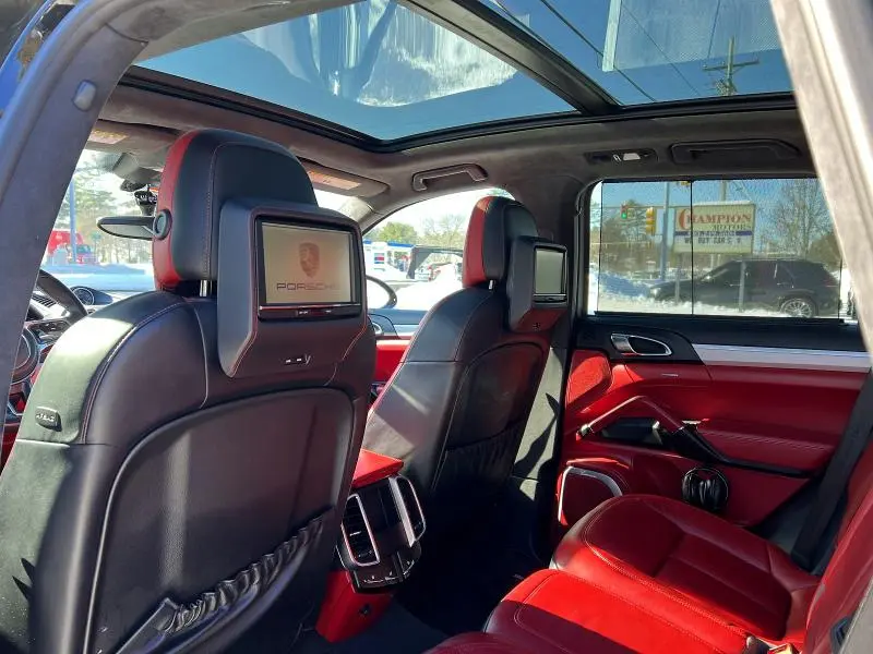 2016 PORSCHE CAYENNE GTS  